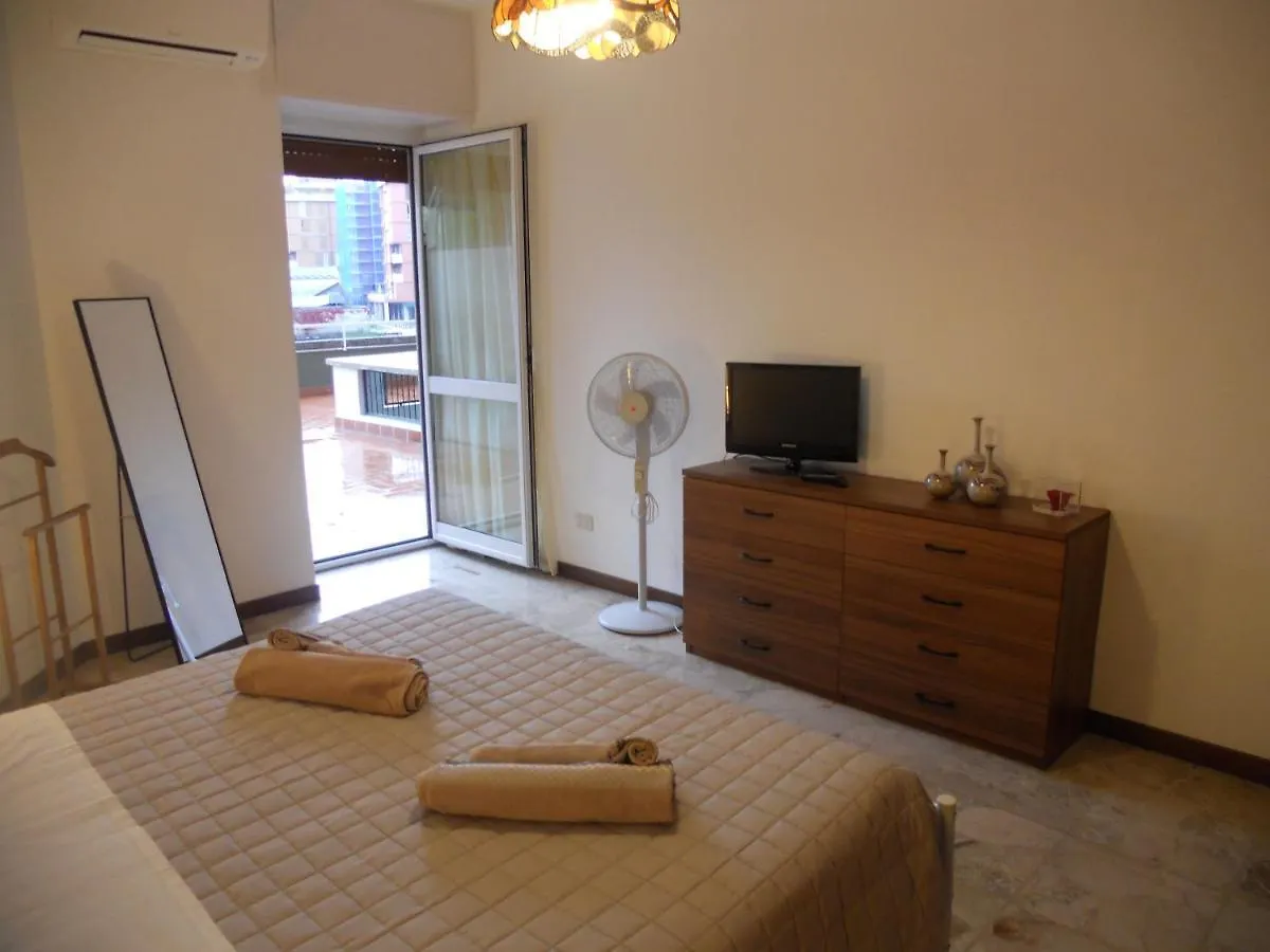 I Papaveri - City Center Flat - Leonardo Accademy - Mxp - Lakes Sesto Calende 0*,  Italia