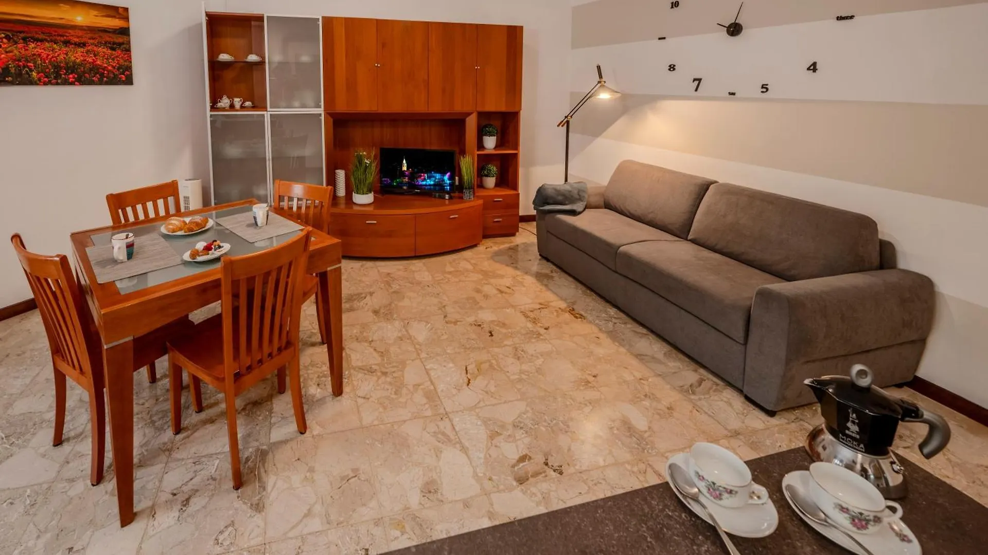 Appartamento I Papaveri - City Center Flat - Leonardo Accademy - Mxp - Lakes Sesto Calende Italia